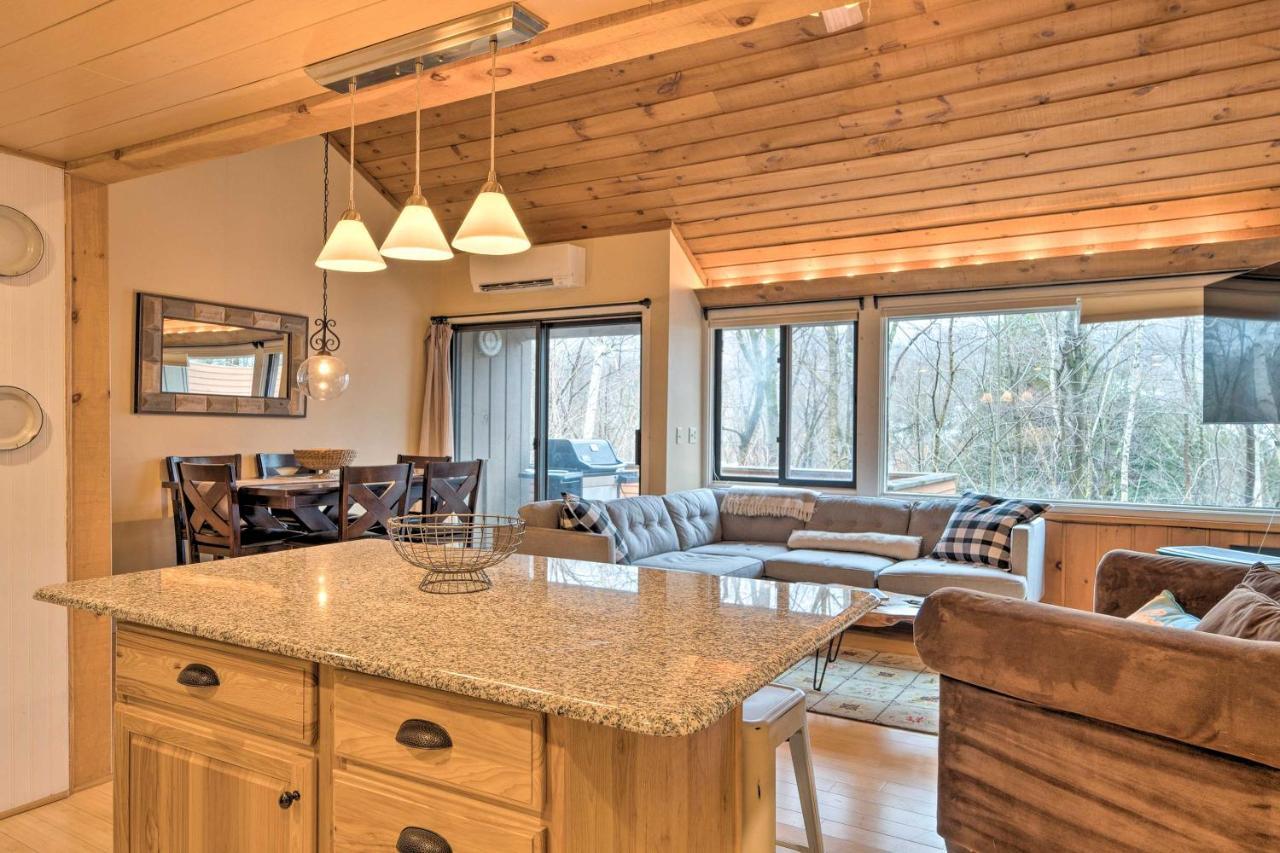 Updated Loon Townhome With Mtn Views And Ski Shuttle! Линкольн Экстерьер фото